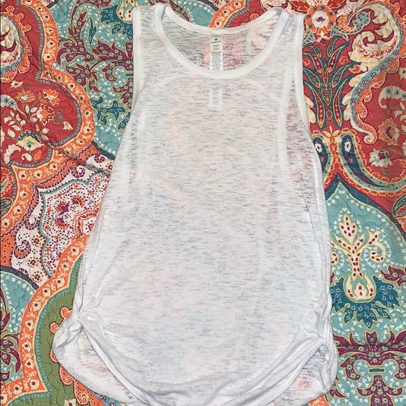 Lululemon tank - Picture 1 of 5